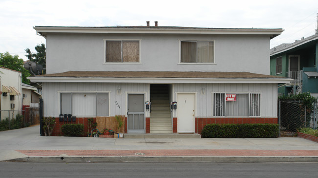 2244 Addison Way in Los Angeles, CA - Building Photo - Building Photo