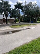 9260 Sedgefield Rd in North Fort Myers, FL - Building Photo