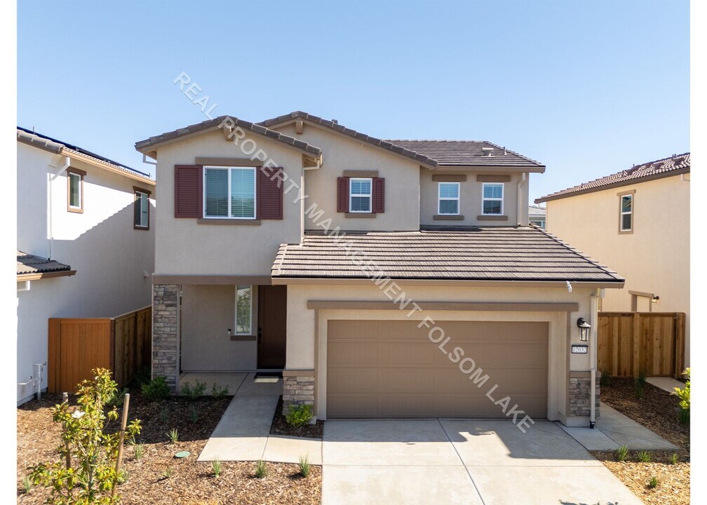 12032 Agen Cir S in Rancho Cordova, CA - Building Photo