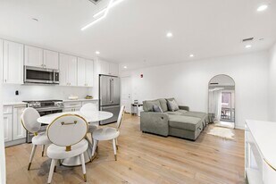 2716 Palisade Ave in Weehawken, NJ - Building Photo