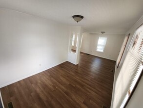 1402 Lynn St in Huntington, WV - Building Photo - Building Photo