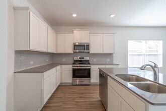 3101 Windy Vane Dr in Pflugerville, TX - Foto de edificio - Building Photo