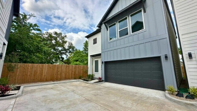 835 Dorchester St in Houston, TX - Building Photo - Building Photo