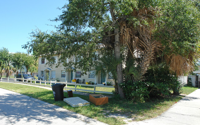 1287 Pierce St in Clearwater, FL - Foto de edificio - Building Photo