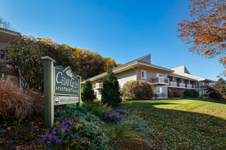 Cedar Glen Apartments in Cross Plains, WI - Foto de edificio - Building Photo