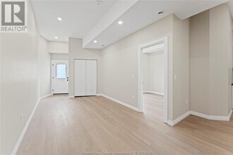 127 Talbot St N in Essex, ON - Building Photo - Building Photo