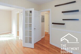 624 W Roscoe St, Unit 1N in Chicago, IL - Building Photo