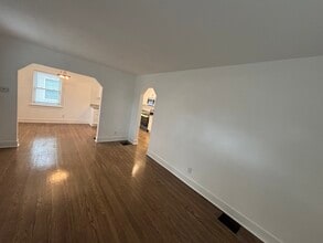 3742 Anioton Ct in Cincinnati, OH - Foto de edificio - Building Photo
