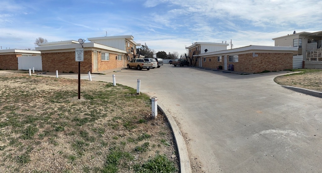 California Apartments in Hereford, TX - Foto de edificio