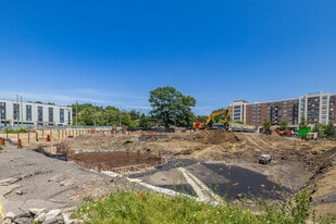 120 Den Haag Dr in Ottawa, ON - Building Photo