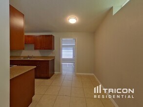 2869 Webley Dr NE in Largo, FL - Building Photo - Building Photo