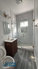 404 N Coronado St in Los Angeles, CA - Building Photo - Building Photo