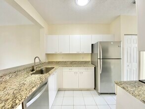 20950 Vía Azalea in Boca Raton, FL - Building Photo - Building Photo