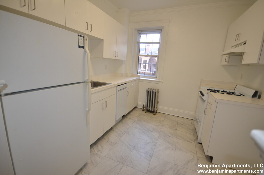 23 Wendell St, Unit 6 in Cambridge, MA - Building Photo