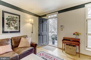 145 W Hill St in Baltimore, MD - Building Photo