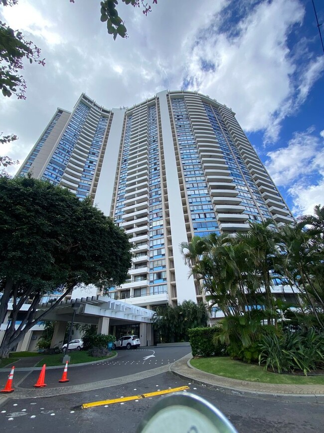 2333 Kapiolani Blvd