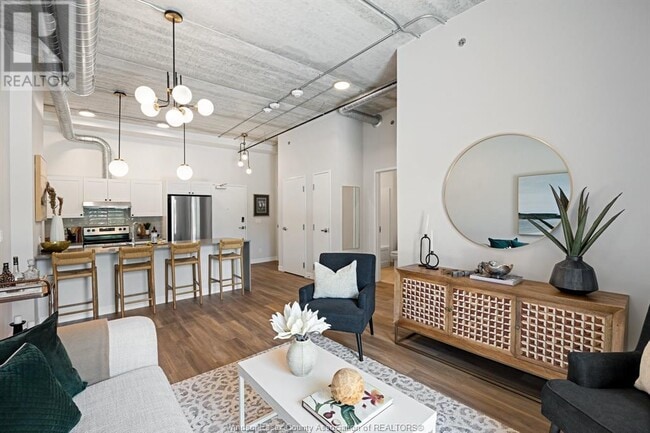 property at 3180 Meadowbrook Ln
