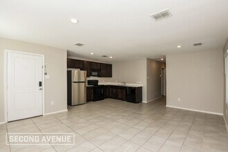 8728 Texas Risinger Dr in Fort Worth, TX - Foto de edificio - Building Photo