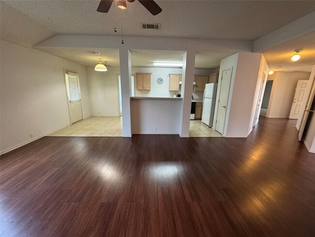 111 Pinecrest Dr in Seagoville, TX - Building Photo - Building Photo