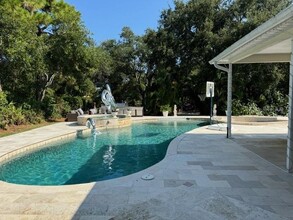 3542 Enterprise Rd E in Safety Harbor, FL - Foto de edificio - Building Photo