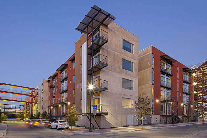 1221 Broadway Lofts in San Antonio, TX - Foto de edificio