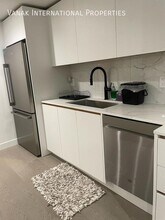Bright 2-Bedroom Garden Level Suite in West Vancouver, BC - Building Photo - Building Photo