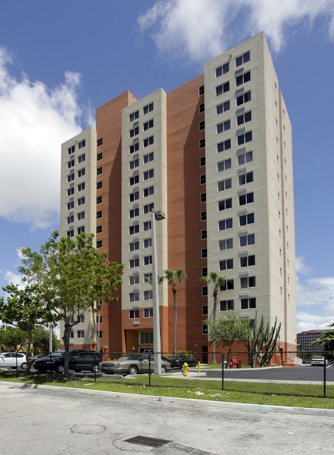 Peninsula Housing in Miami, FL - Building Photo - Building Photo