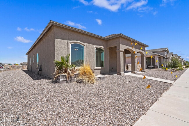 2844 Mike Price Dr in El Paso, TX - Building Photo - Building Photo