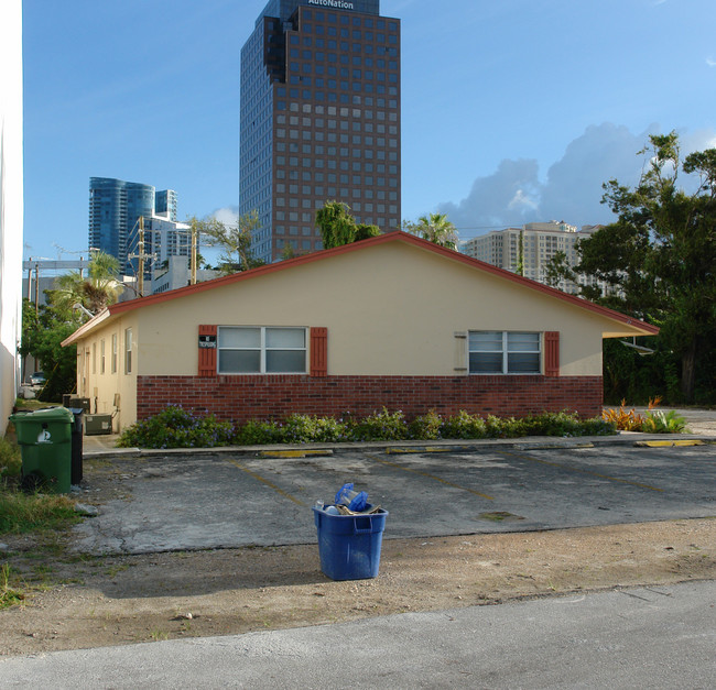 21 SE 8th St in Fort Lauderdale, FL - Building Photo - Building Photo