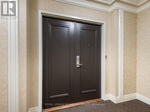 11121 Yonge St in Richmond Hill, ON - Building Photo - Building Photo