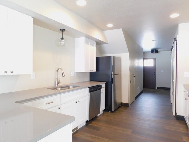 785 Lake Francis Dr in Kalispell, MT - Building Photo - Building Photo