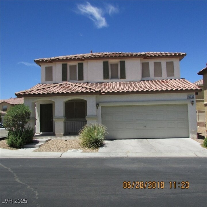 8233 Amphora St in Las Vegas, NV - Building Photo