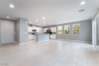 3163 Fortunati Walk in Henderson, NV - Building Photo - Building Photo