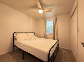 505 E 4th St in Georgetown, TX - Building Photo