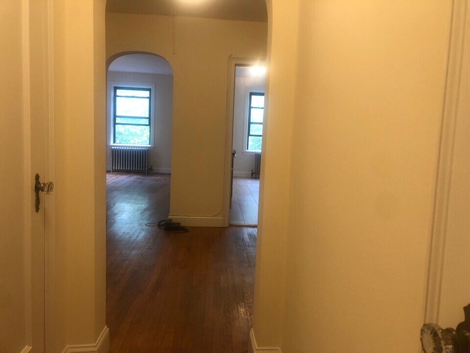 226 Brookside Ave, Unit 1st in Mount Vernon, NY - Foto de edificio