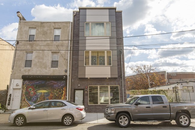2413 Frankford Ave