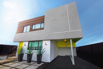 1949 Park Grove Ave. in Los Angeles, CA - Foto de edificio - Building Photo