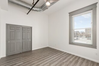 The Residences at 218 E Main St in Columbus, OH - Building Photo - Building Photo