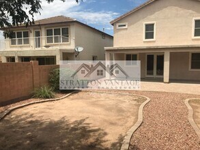 18175 W Smokey Dr in Surprise, AZ - Foto de edificio - Building Photo