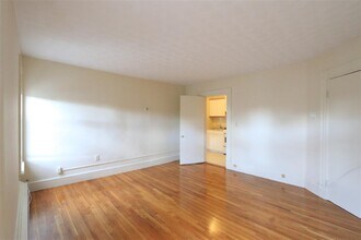 195 Concord Ave, Unit 12 in Cambridge, MA - Foto de edificio - Building Photo