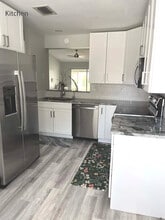 3023 Beecher Dr E in Palm Harbor, FL - Foto de edificio - Building Photo