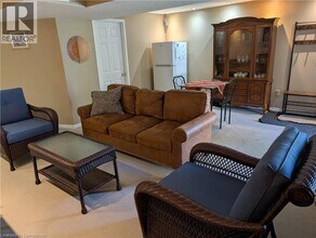 45 Pirie Dr in Hamilton, ON - Building Photo - Building Photo