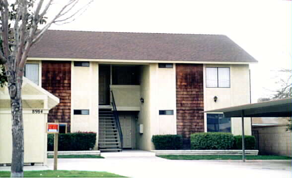 8984 Juniper Ave in Fontana, CA - Building Photo