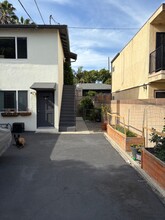 2421 Carnegie Ln, Unit B in Redondo Beach, CA - Building Photo - Building Photo