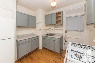622 W Arlington Pl, Unit 57 in Chicago, IL - Foto de edificio - Building Photo