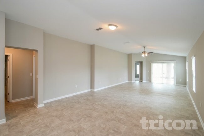 11340 John Rutledge Pl in Jacksonville, FL - Foto de edificio - Building Photo