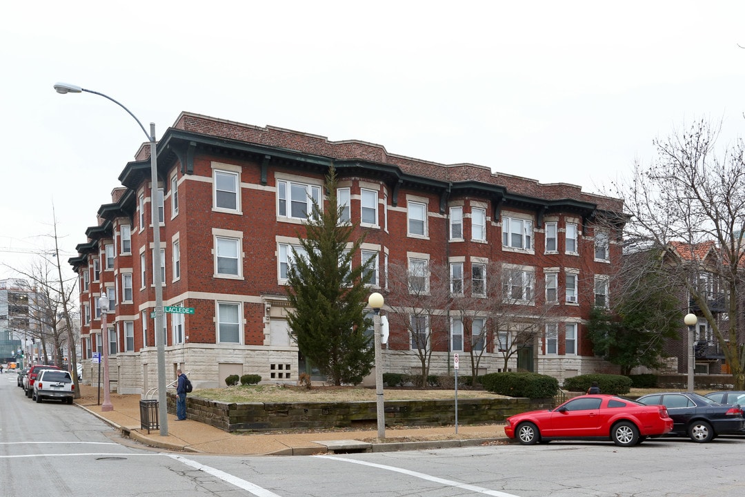 Lyndon in St. Louis, MO - Building Photo