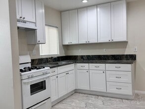 128 N Sheridan St in Corona, CA - Building Photo - Building Photo