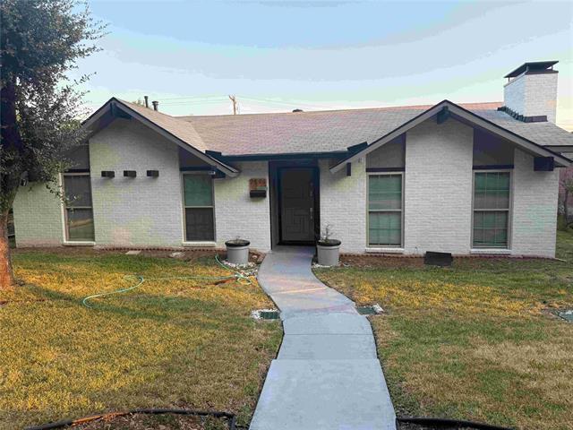 1806 Haymeadow in Carrollton, TX - Building Photo