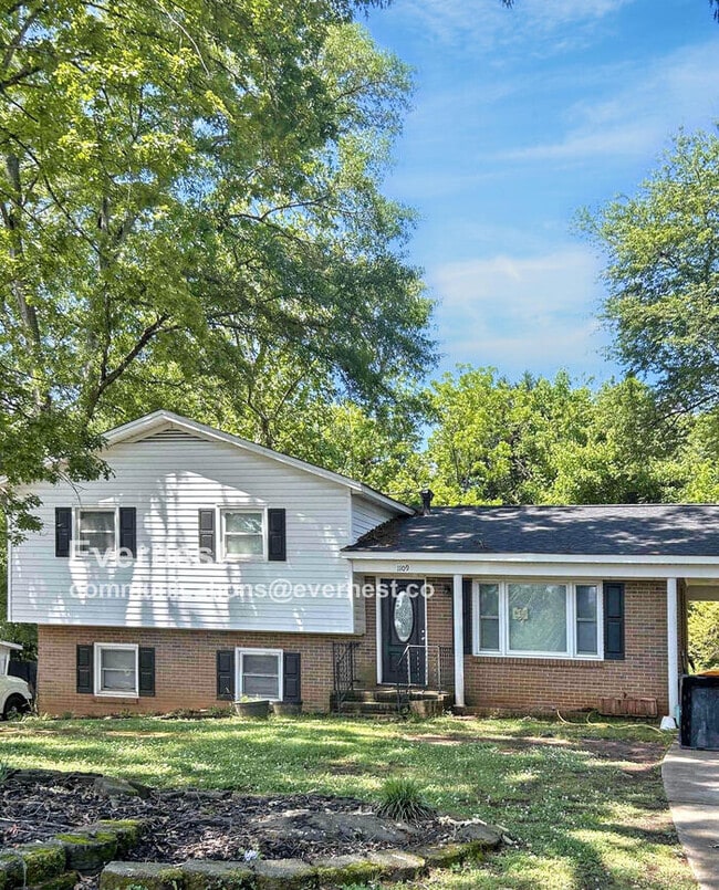 property at 1109 Woodhaven Dr